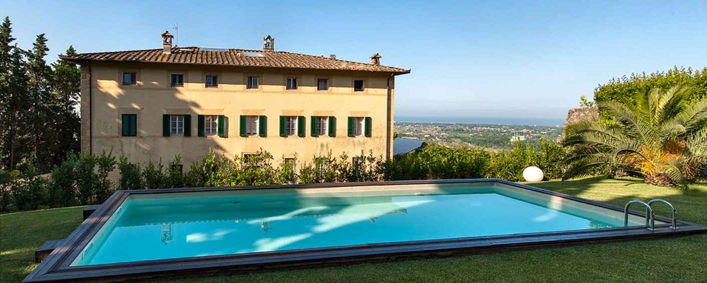 18th-century residence set in the hills above the Forte dei Marmi beaches