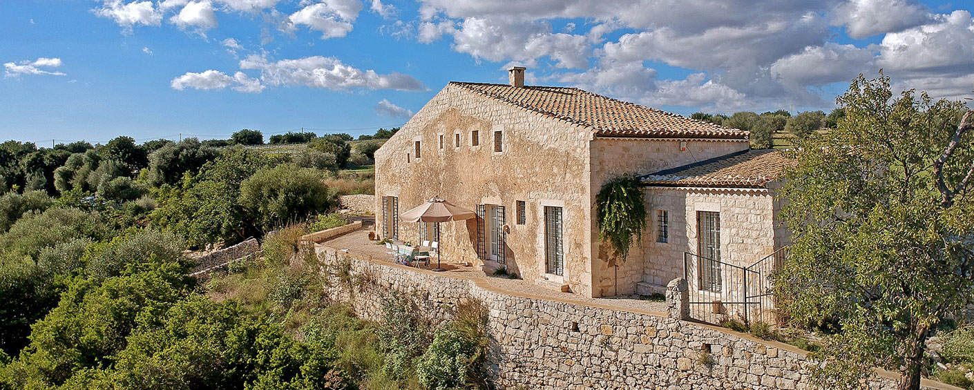 A delightful villa with private pool on Sicily's southern coast