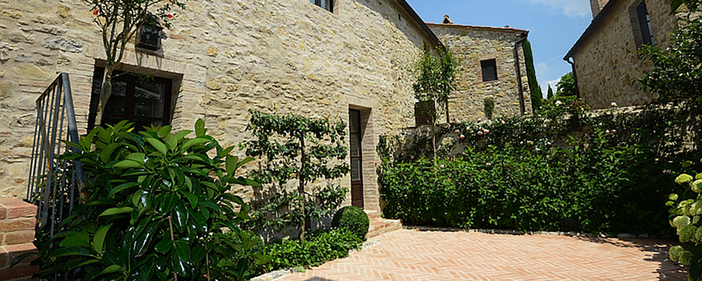 Luxury bed and breakfast set in a privately owned hamlet in Tuscany