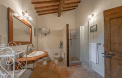 Castelrotto upstairs bathroom 1.jpg